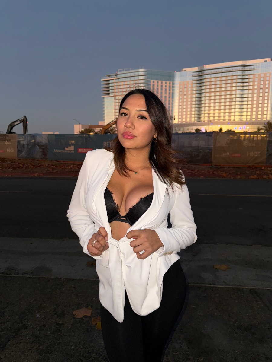 Take a pause and enjoy Ali Cruz — streaming from Cotonou